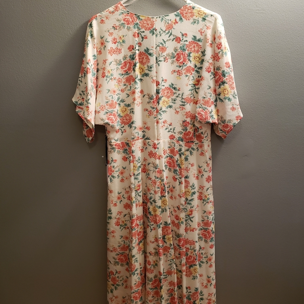 1. State Floral Wrap Dress - Picture 4 of 11